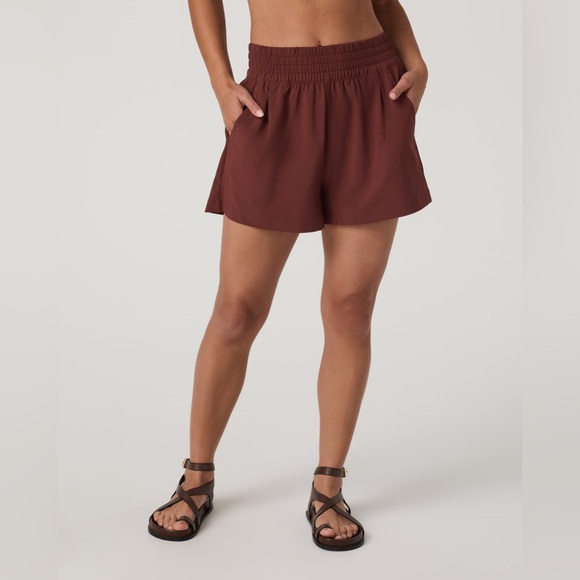 NWT Vuori Villa Short in Burnt Sienna - Picture 1 of 10